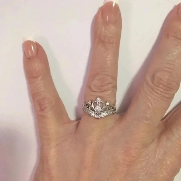 925 Sterling Silver Queen Princess Crown Ring - Picture 2 of 5
